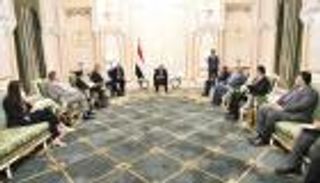هادي يدعو لوضع حد لتهديدات الحوثي للملاحة الدولية