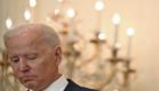 "كورونا وطالبان" يضربان شعبية بايدن في الأوساط الأمريكية