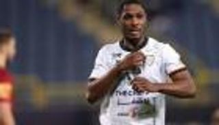 هداف الدوري السعودي.. فرصة مثالية لتعزيز صدارة تاوامبا وإيجالو