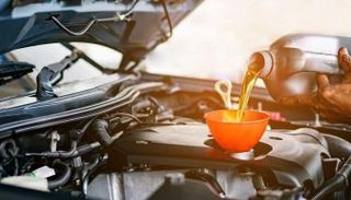 التغيير الدوري لزيت محرك السيارة