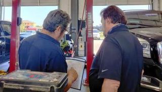 صيانة السيارة-أرشيفية