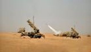 تدمير 5 طائرات مسيرة وصاورخ حوثي قبل استهدافها جازان بالسعودية