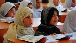 اليونسكو تدعو إلى إعادة فتح المدارس للفتيات في أفغانستان - أرشيفية