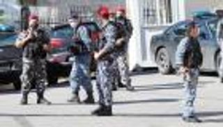 لبنان يضبط شاحنة "نيترات الأمونيوم" بمنطقة ينتشر بها "حزب الله"