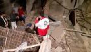 فيديو.. قتيل و4 جرحى في انفجار دمر 3 منازل جنوب إيران