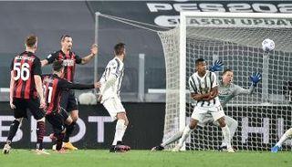 يوفنتوس ضد ميلان 