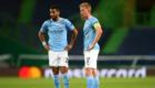 بقيادة رياض محرز.. "فيفا 22" تصدم 5 نجوم