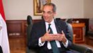 وزير الاتصالات المصري يكشف لـ"العين الإخبارية" حقيقة فرض رسوم على تلقي المكالمات