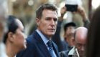 أزمة جديدة بعد "أوكوس".. "تبرع" يطيح بوزير في الحكومة الأسترالية