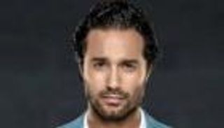 بعد إصابته بجلطتين في الرئة.. كريم فهمي يكشف حالته الصحية