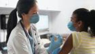 فايزر وبيونتك: لقاحنا المضاد لكورونا آمن للأطفال