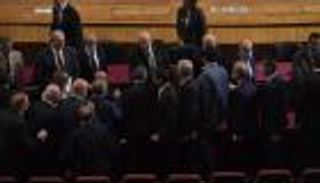 حكومة ميقاتي تنال ثقة البرلمان.. سجالات وأسئلة بلا إجابة 