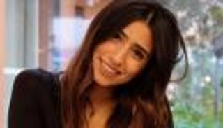 من لبنان إلى العالم.. إليان دميان تحول مخلفات الأخشاب لحقائب عصرية