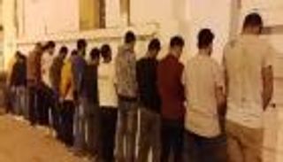 بينهم مصريون.. القبض على عصابة لتهريب البشر في ليبيا