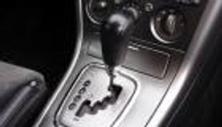 5 عادات قيادة سيئة تتسب في تلف ناقل السرعة.. تجنبها