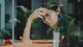 "أبل" تعمل على تطوير تقنية لكشف الاكتئاب