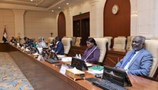 جانب من الاجتماع الطارئ لمجلس الأمن والدفاع السوداني  