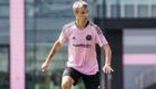 "ابن صاحب النادي".. روميو بيكهام يبدأ مشواره الكروي في أمريكا