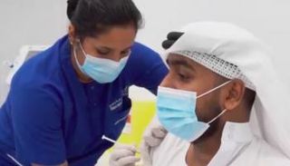 تطعيمات فيروس كورونا في الإمارات