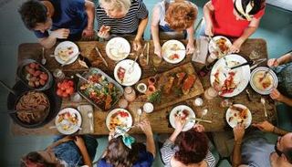 في اليابان لا يجب طلب سكيناً مطلقاً على مائدة الطعام