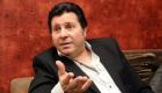 بعد وقوفه عاريا واستخدام فلاشة.. هاني شاكر يمنع عفروتو من الظهور للناس