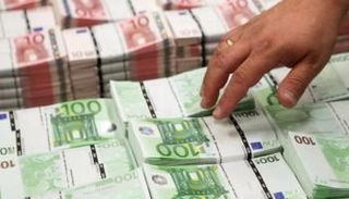 تذبذب سعر صرف اليورو مقابل الجنيه المصري