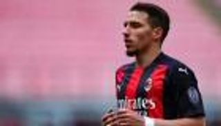 دعم إيطالي "أسطوري" يعزز مكانة بن ناصر في ميلان