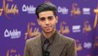 مينا مسعود بإطلالة فرعونية في عرض أزياء ملابس داخلية (صور)