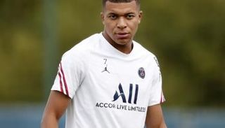 كيليان مبابي لاعب باريس سان جيرمان