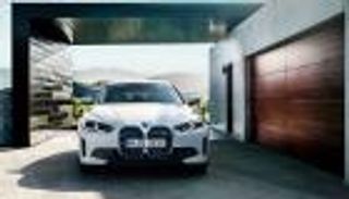 السيارات الكهربائية.. BMW تنسحب من حرب "النطاق"