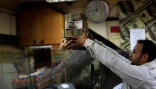 تراجع سعر الدولار في مصر