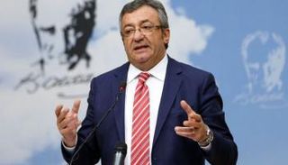 المعارض التركي أنغين آلطاي