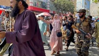 جانب من مظاهرة سابقة في كابول- رويترز