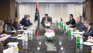 لقاء المنفي وبيتر ماورير