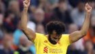 "أرقامه مجنونة".. ماذا قال كلوب وقائد ليفربول عن مئوية محمد صلاح؟