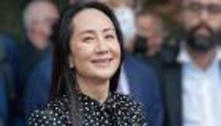 بعد 1000 يوم بين الأسوار في كندا.. مديرة هواوي تصل الصين