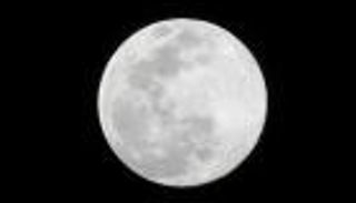 القمر يقترن بالشقيقات السبع في سماء الوطن العربي