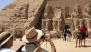 SMS للسياح فور وصولهم مصر.. معلومات لا غنى عنها