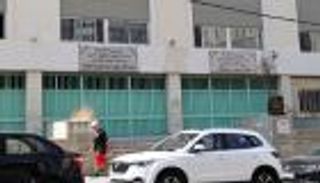 أزمة الوقود تهدد العام الدراسي في لبنان.. مدارس بلا تلاميذ