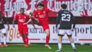 بالفيديو.. "الفار" يحرم" الجزائري زروقي من أول هدف في الدوري الهولندي