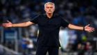ديربي روما.. مورينيو يسترجع عادته القديمة بعد الهزيمة