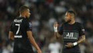 فيديو يفضح توتر علاقة نيمار ومبابي في باريس سان جيرمان