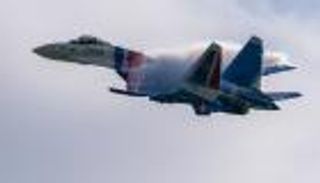 اقتربت من موسكو.. 3 مقاتلات روسية تبعد قاذفة أمريكية 