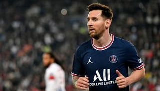 ليونيل ميسي بقميص باريس سان جيرمان