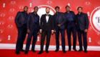 نصيب الأسد لـ"مولان روج".. قائمة الفائزين بجوائز توني المسرحية