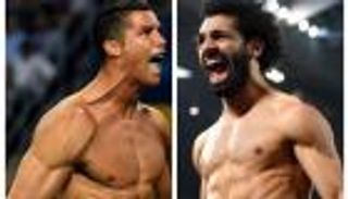 صورة.. رونالدو يطارد محمد صلاح في "واتساب"