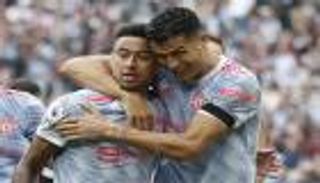 بالصور.. كريستيانو رونالدو يتعلم احتفالا جديدا من لينجارد