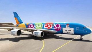 طيران الإمارات تنشر رسالة إكسبو عبر العالم باستخدام A380