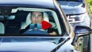 أحدثها الأسرع في العالم.. كم تبلغ قيمة أسطول سيارات كريستيانو رونالدو؟