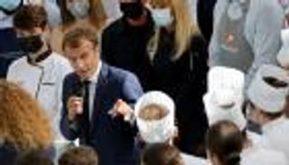 "بيضة وصفعة وحذاء".. ماكرون بطابور "إحراج" زعماء العالم